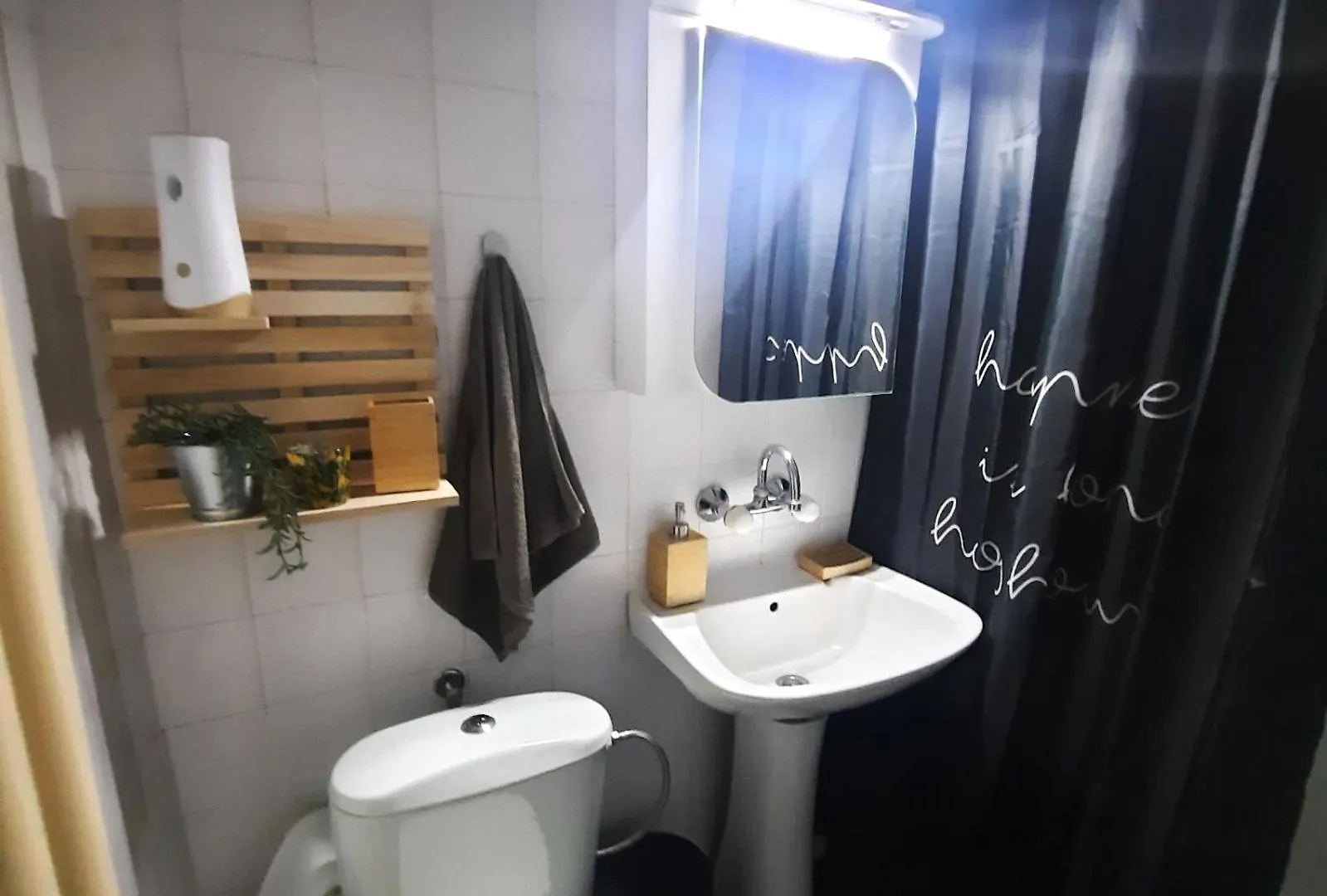 Spacious 3 Bedroom Apartment, Close To Metro Station Sofia Apartment