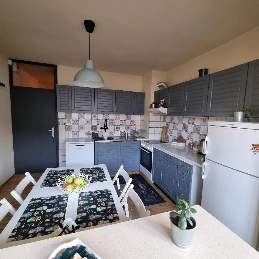 Apartment Spacious 3 Bedroom Apartment, Close To Metro Station Sofia
